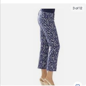 Lilly Pulitzer navy and white cropped luxury capri pant “New School Fish” size 8